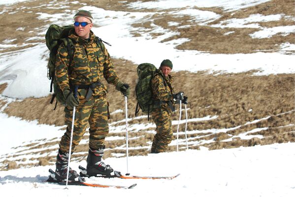 Тренировка разведчиков в горной местности - Sputnik Южная Осетия