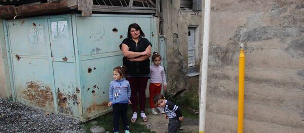 Единая Осетия окажет помощь малоимущим семьям Единая Осетия окажет помощь малоимущим семьям - Sputnik Южная Осетия