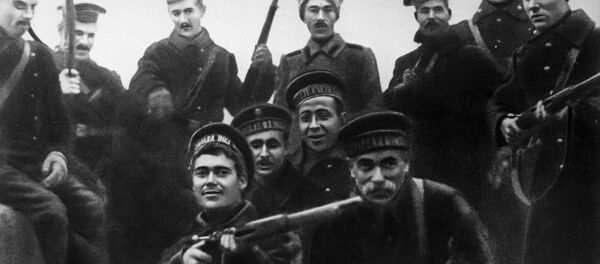 участники штурма Зимнего дворца в Петрограде участники штурма Зимнего дворца в Петрограде - Sputnik Южная Осетия