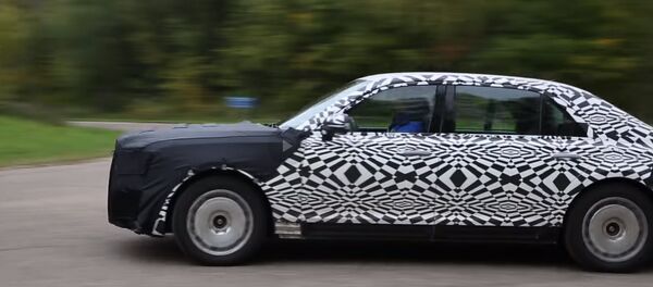 Авто для президента: опубликованы кадры испытаний седана Кортеж - Sputnik Южная Осетия