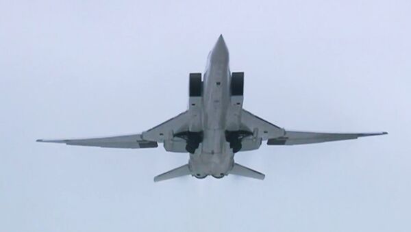 Дальние бомбардировщики Ту-22М3 нанесли авиаудар по объектам террористов в Сирии - Sputnik Южная Осетия
