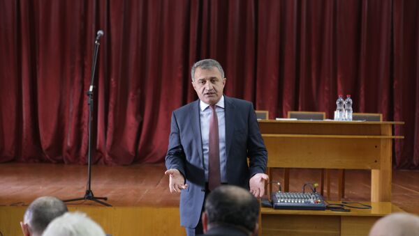 Президент Южной Осетии на встрече с таксистами - Sputnik Южная Осетия