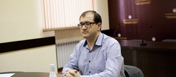 Первое заседание Клуба молодых политиков. Первое заседание Клуба молодых политиков. - Sputnik Южная Осетия