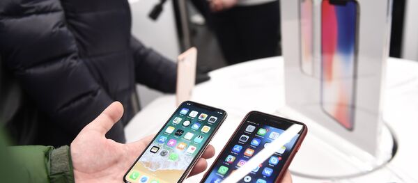 Старт продаж iPhone X в России Старт продаж iPhone X в России - Sputnik Южная Осетия