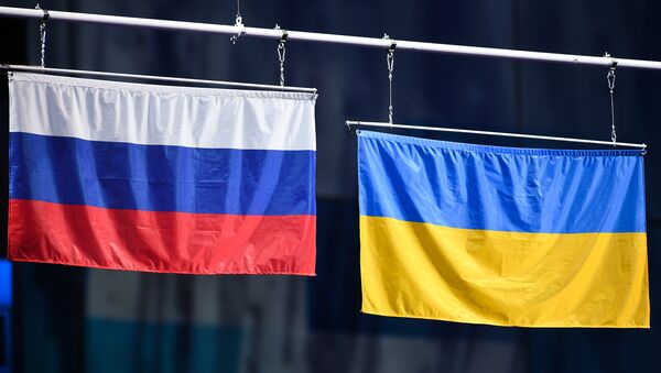 Флаг России и флаг Украины - Sputnik Южная Осетия