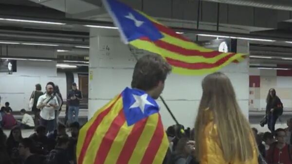 Студенты заблокировали вокзал в Барселоне в знак несогласия с действиями Мадрида Студенты заблокировали вокзал в Барселоне в знак несогласия с действиями Мадрида - Sputnik Южная Осетия