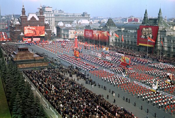 Парад физкультурников на Красной площади 1 мая - Sputnik Южная Осетия