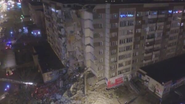 При обрушении дома в Ижевске погибли двое детей, сообщил источник - Sputnik Южная Осетия