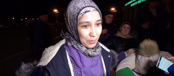 В Грозный доставили самую большую группу женщин и детей, спасенных в Сирии - Sputnik Южная Осетия