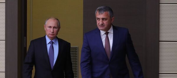 Владимир Путин æмæ Бибылты Анатолий Владимир Путин æмæ Бибылты Анатолий - Sputnik Хуссар Ирыстон