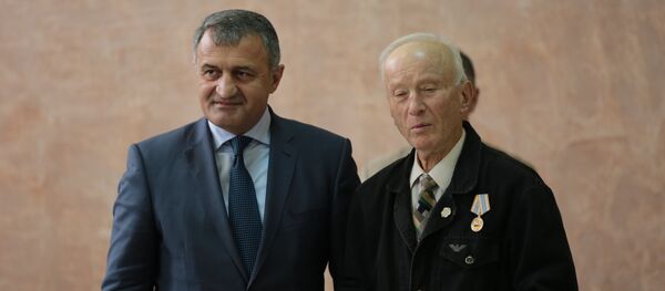 Награждение преподавателей ЮОГУ - Sputnik Хуссар Ирыстон