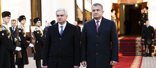 Приезд Рауля Хаджимба в Южную Осетию Приезд Рауля Хаджимба в Южную Осетию - Sputnik Южная Осетия