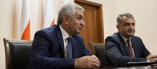 Приезд Рауля Хаджимба в Южную Осетию Приезд Рауля Хаджимба в Южную Осетию - Sputnik Южная Осетия