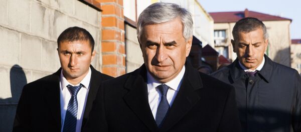 Рауль Хаджимба ссӕрибар кодта Абхазы президенты бынат Рауль Хаджимба ссӕрибар кодта Абхазы президенты бынат - Sputnik Хуссар Ирыстон