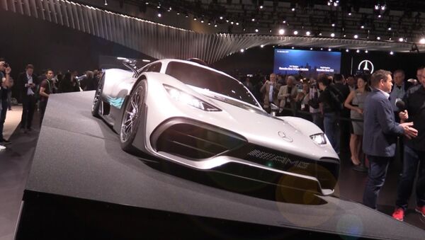 Mercedes-Benz представила суперкар Project One на автосалоне в Лос-Анджелесе - Sputnik Южная Осетия