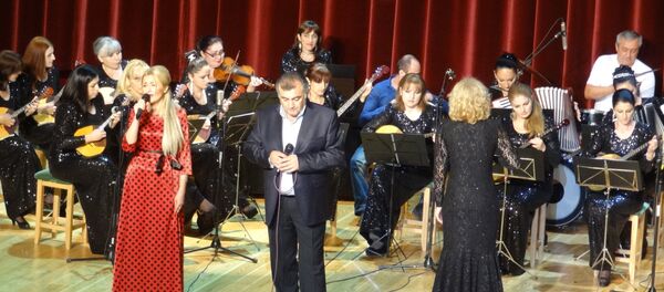 Хор и оркестр народных инструментов Аизалд - Sputnik Хуссар Ирыстон