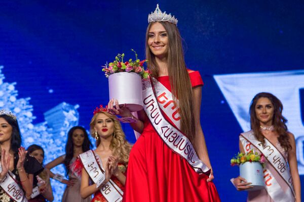 Победительница конкурса красоты Мисс Армения - 2017 - Sputnik Южная Осетия