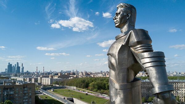 Памятник Ю.А. Гагарину на Ленинском проспекте  - Sputnik Южная Осетия