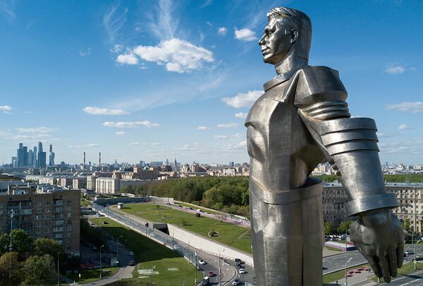 Памятник Ю.А. Гагарину на Ленинском проспекте - Sputnik Южная Осетия