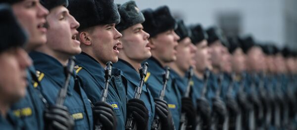Тренировка парадного расчета личного состава Академии гражданской защиты МЧС к Параду Победы Тренировка парадного расчета личного состава Академии гражданской защиты МЧС к Параду Победы - Sputnik Южная Осетия