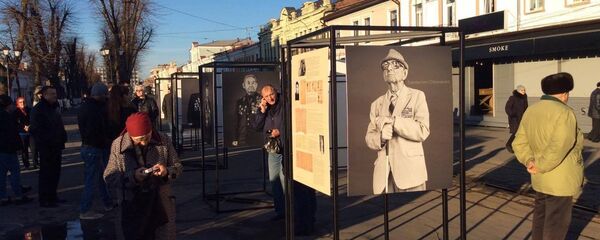 Во Владикавказе открылась выставка Алисы Гокоевой Пишите письма 75-й годовщине Битвы за Кавказ Во Владикавказе открылась выставка Алисы Гокоевой Пишите письма 75-й годовщине Битвы за Кавказ - Sputnik Южная Осетия