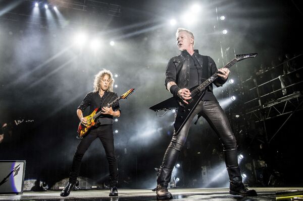 Участники группы Metallica Кирк Хэмметт и Джеймс Хэтфилд на фестивале Rock On The Range Music в США - Sputnik Южная Осетия