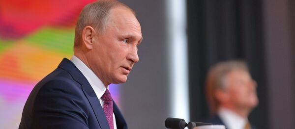 Ежегодная большая пресс-конференция президента РФ Владимира Путина Ежегодная большая пресс-конференция президента РФ Владимира Путина - Sputnik Южная Осетия