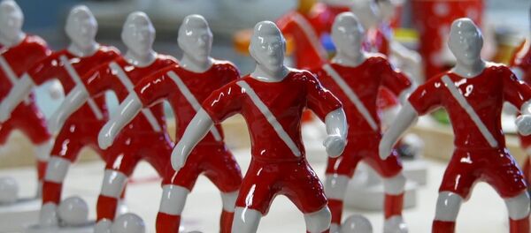 Фарфоровые фигурки футболистов сборных ЧМ-2018 по футболу выпускают в России Фарфоровые фигурки футболистов сборных ЧМ-2018 по футболу выпускают в России - Sputnik Южная Осетия