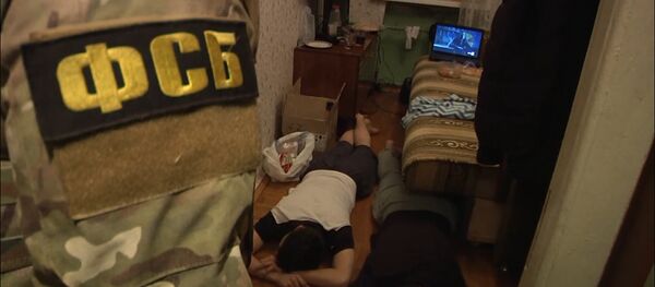 Опубликовано видео задержания планировавших теракты в Петербурге Опубликовано видео задержания планировавших теракты в Петербурге - Sputnik Южная Осетия