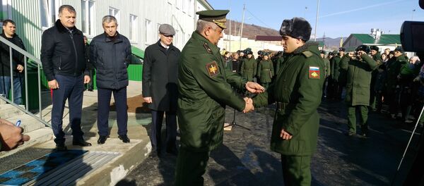 Военнослужащие российской военной базы в Южной Осетии и их семьи получили новое жилье - Sputnik Южная Осетия