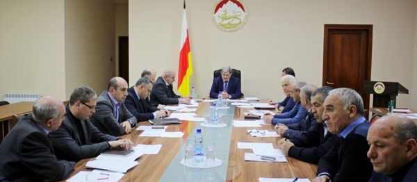 Унитарон куыстуӕтты архайд снывыл кӕныны фӕдыл ӕхсӕнведомствӕйон къамисы рабадт Унитарон куыстуӕтты архайд снывыл кӕныны фӕдыл ӕхсӕнведомствӕйон къамисы рабадт - Sputnik Хуссар Ирыстон