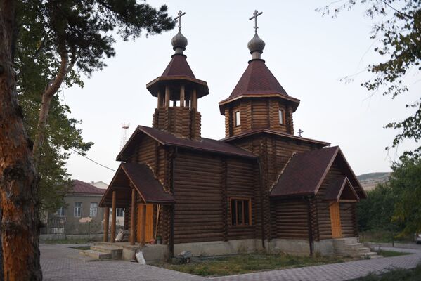Храм Успения Пресвятой Богородицы в поселке Знаур - Sputnik Южная Осетия
