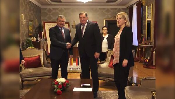 Обмен подарками и соглашение: кадры визита Бибилова в Республику Сербскую - Sputnik Южная Осетия