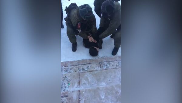 ЧП в Улан-Удэ: задержание напавшего с топором на школьников и педагога - Sputnik Южная Осетия