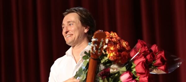 Серегей Безруков встретился с югоосетинскими ценителями театра и кино Серегей Безруков встретился с югоосетинскими ценителями театра и кино - Sputnik Южная Осетия
