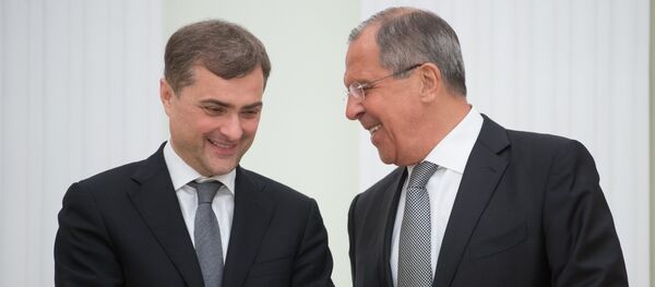 Министр иностранных дел РФ Сергей Лавров (справа) и помощник президента России Владислав Сурков Министр иностранных дел РФ Сергей Лавров (справа) и помощник президента России Владислав Сурков - Sputnik Южная Осетия