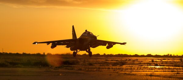 Боевая работа российских Су-25 с базы Хмеймим в сопровождении сирийских МиГ-29 Боевая работа российских Су-25 с базы Хмеймим в сопровождении сирийских МиГ-29 - Sputnik Южная Осетия