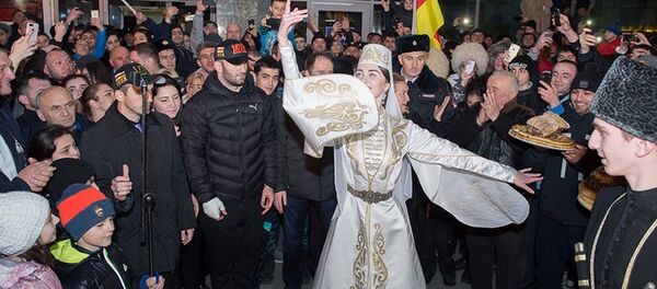 Мурат Гассиев прибыл в Северную Осетию Мурат Гассиев прибыл в Северную Осетию - Sputnik Южная Осетия