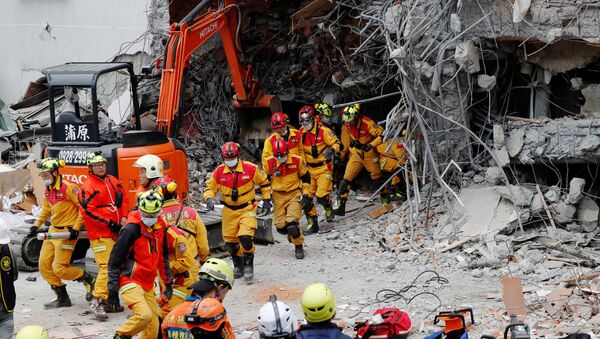 После землетрясения на Тайване более 1300 спасателей участвуют в поисках - Sputnik Южная Осетия