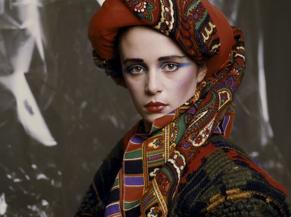 Зимний макияж от художника-модельера и визажиста Валентина Юдашкина, 1986 год - Sputnik Южная Осетия