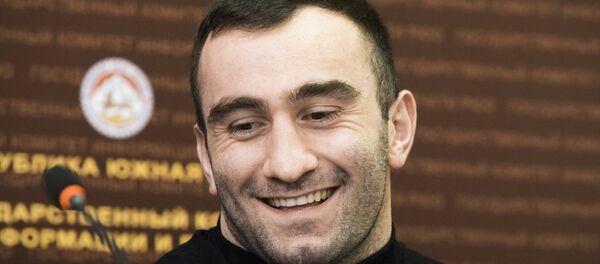 Мурат Гассиев в Цхинвале Мурат Гассиев в Цхинвале - Sputnik Южная Осетия