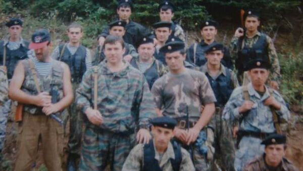  Алексей Чибиров (второй слева в среднем ряду) с бойцами ОМОН  - Sputnik Южная Осетия