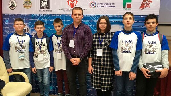 Два первых и одно третье место завоевали юные конструкторы из Осетии на чемпионате по робототехнике в Грозном - Sputnik Южная Осетия