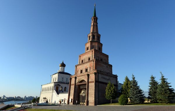 Башня Сююмбике в Казанском кремле является падающей башней (имеет заметный наклон). Точная дата постройки неизвестна, впервые упоминается в летописях в 1777 году. - Sputnik Южная Осетия