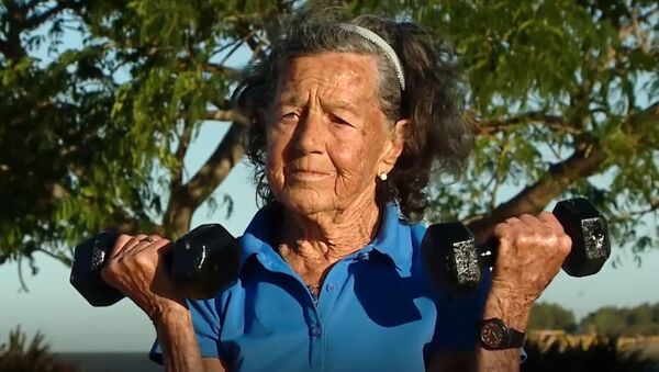 83-летняя бабушка готовится к покорению самой высокой вершины за пределами Азии - Sputnik Южная Осетия