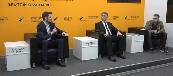 Смотрите на видео кадры пресс-конференции с генеральным секретарем ConIFA Сашей Дюркопом Смотрите на видео кадры пресс-конференции с генеральным секретарем ConIFA Сашей Дюркопом - Sputnik Южная Осетия