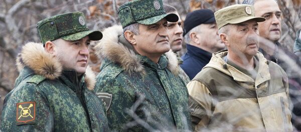 Показательные учения на полигоне Дзарцем Показательные учения на полигоне Дзарцем - Sputnik Южная Осетия