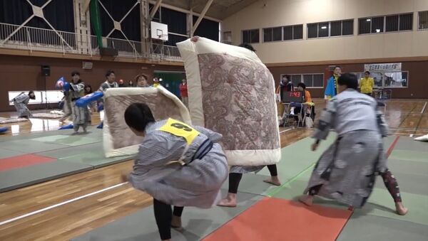 Бои на подушках - профессиональный вид спорта в Японии - Sputnik Южная Осетия