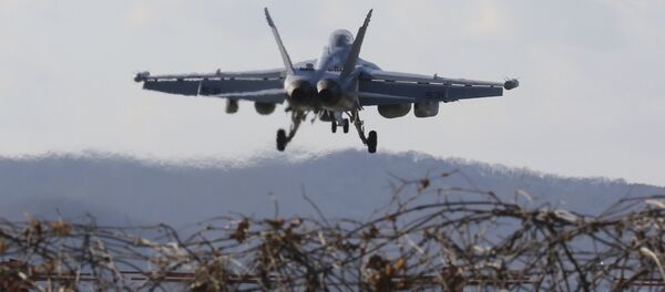 Экипаж самолета ВМС США замерз во время полета на высоте 7 километров Экипаж самолета ВМС США замерз во время полета на высоте 7 километров - Sputnik Южная Осетия