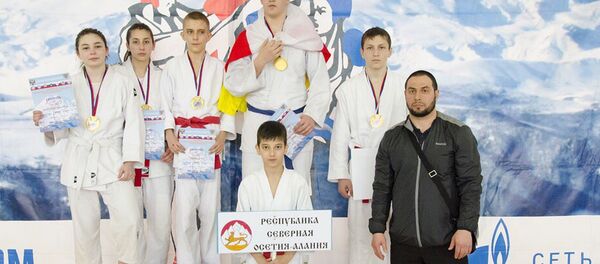 Ирыстоны æмбырдгонд рамбылдта æхсæз сыгъзæрин майданы æмбуар хæстæй - Sputnik Хуссар Ирыстон